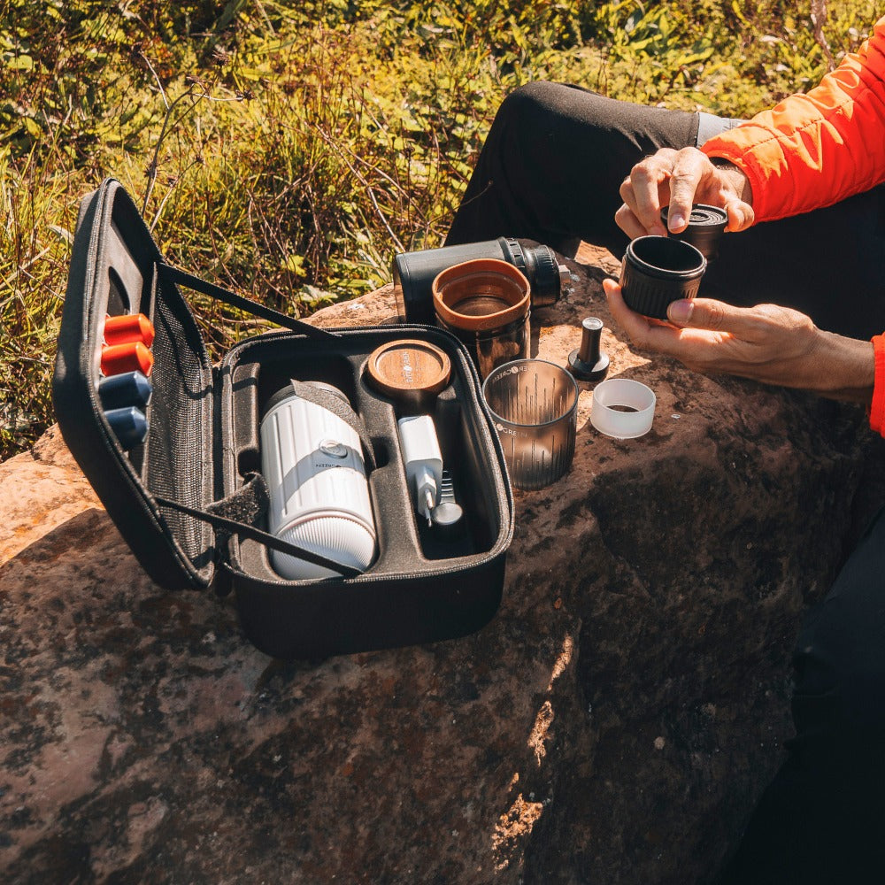 NEW - Nomaduo® Voyager Case